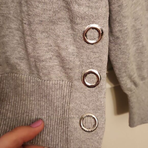 Michael Kors Women's Gray Scoopneck Sweater Size M NWOT - Picture 3 of 7